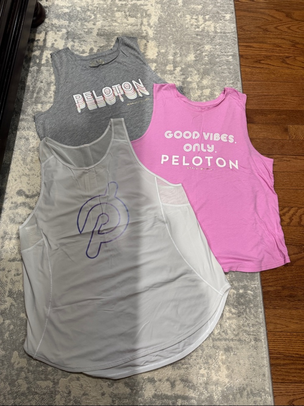 Vintage Peloton Women’s Sleeveless Tank Top Bundle